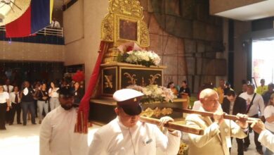 Trabajadores del TSJ Zulia recibieron la visita de la sagrada reliquia de la Virgen del Rosario de Chiquinquirá