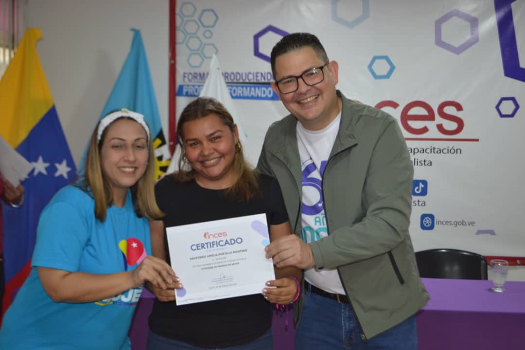 Inces Zulia certifica a mujeres en el marco del primer aniversario de la GMVM