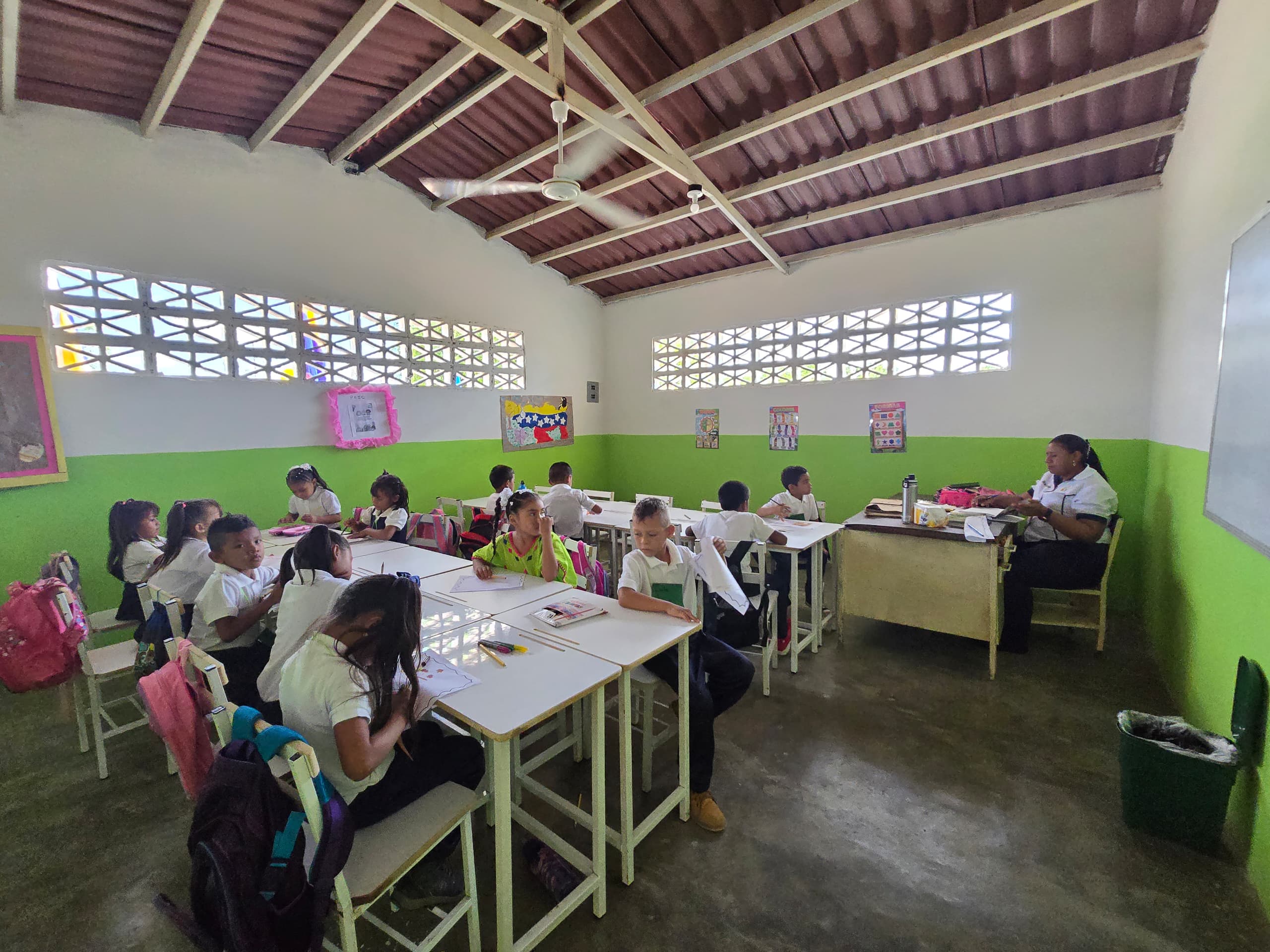 Sub región Guajira: Gobierno Bolivariano rehabilita en Mara la Escuela Básica Nacional Edicta Herrera