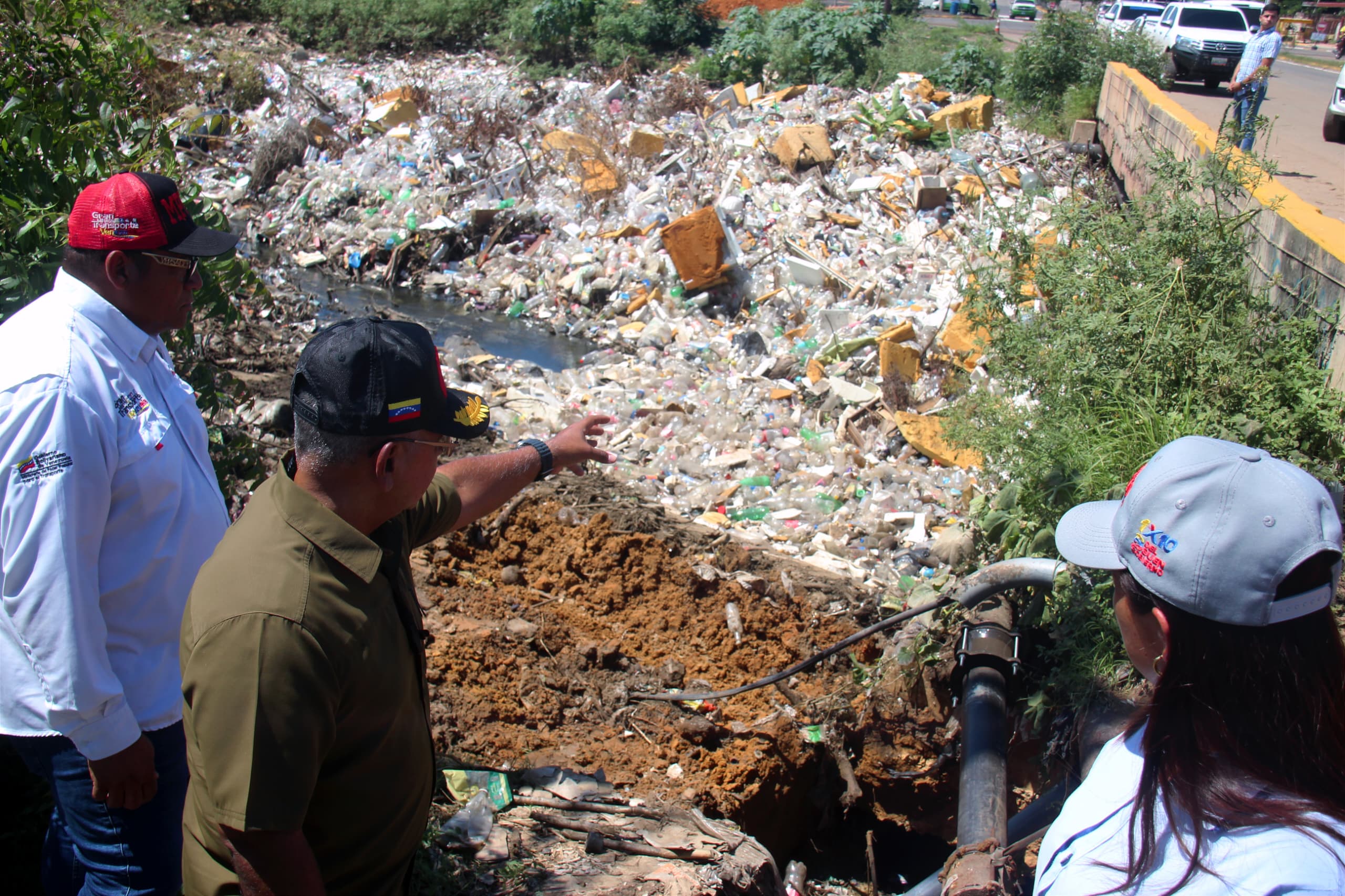 Inspeccionan trabajos de rehabilitación vial en Maracaibo