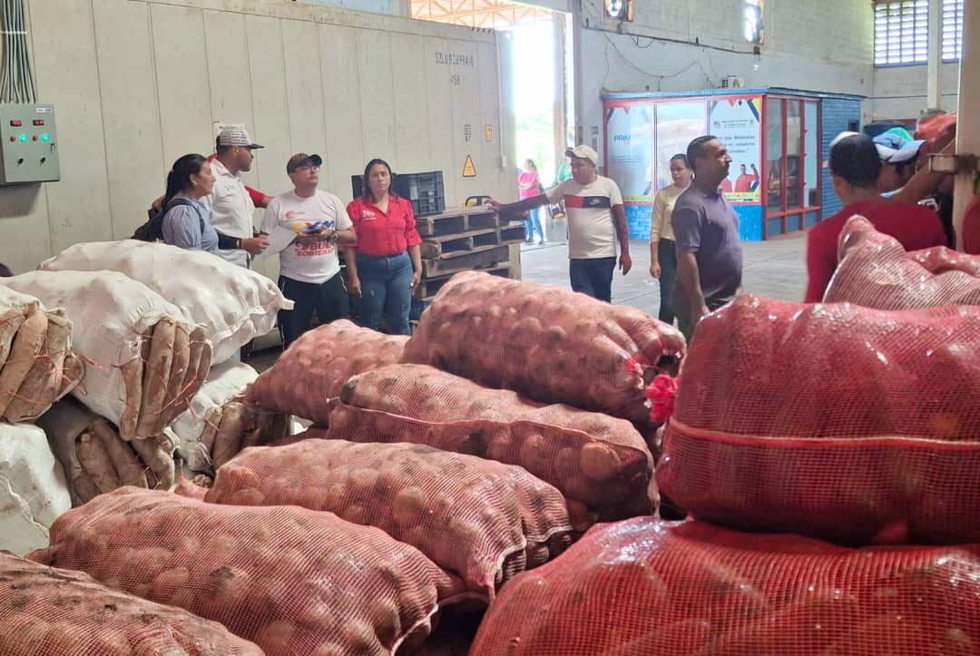 Zulia: Distribuyen más de 9 toneladas de frutas y verduras en los Senifa e instituciones educativas de la COL