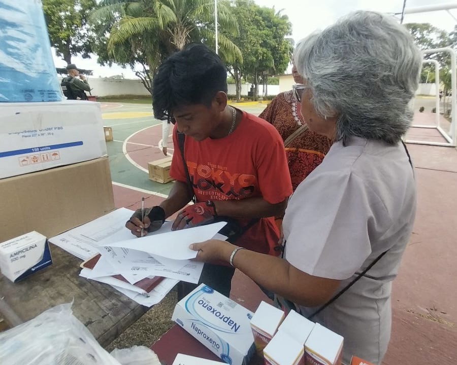 Zulia: Entregan dotación de medicamentos e insumos médicos en la Sierra de Perijá