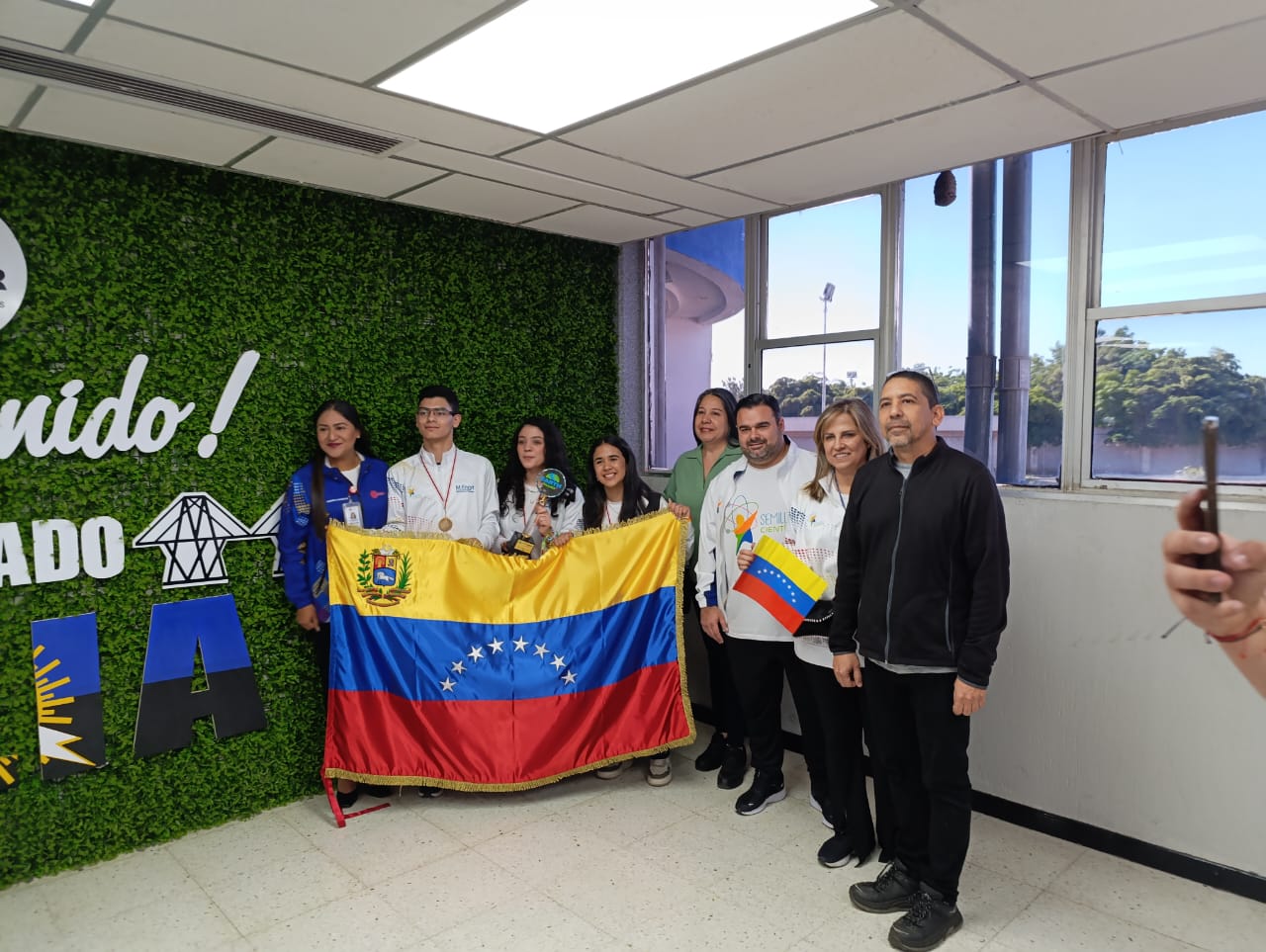 Llega al Zulia delegación ganadora en las Olimpiadas Mundiales de Robótica