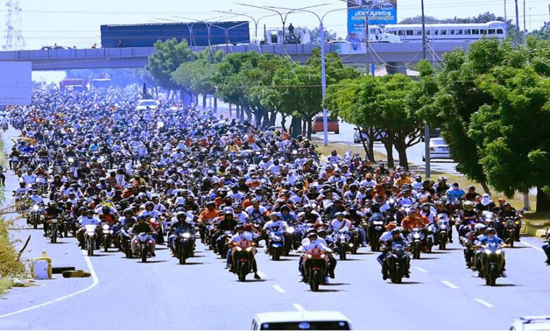 Caravana motorizada desbordó las calles de Maracaibo en respaldo al presidente Nicolás Maduro