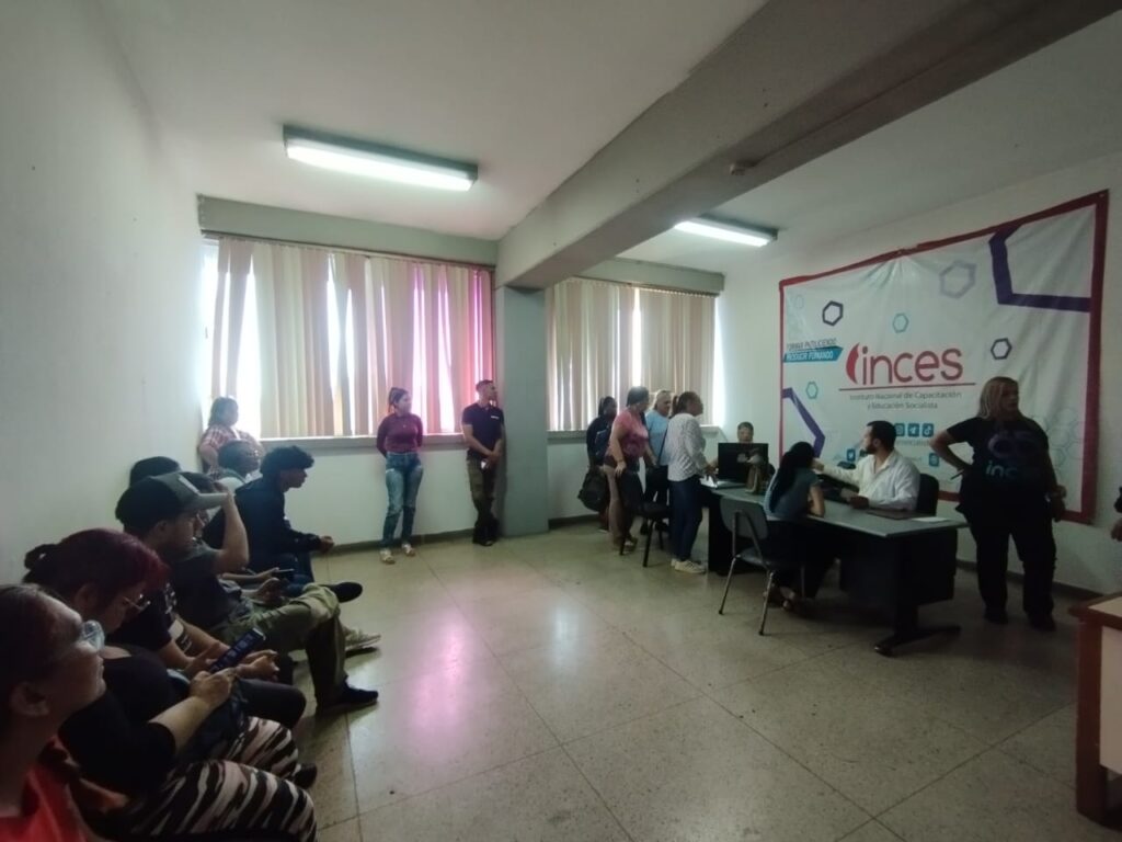 Inces Zulia desarrolla proceso de inscripción en sus diferentes programas