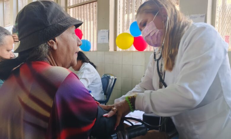 Más de 200 cultores zulianos beneficiados en jornada integral de salud de la Gran Misión Viva Venezuela