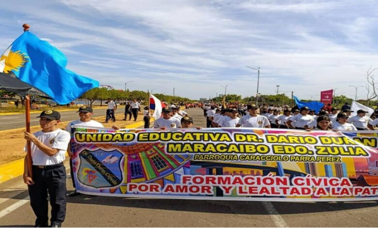 Con desfile la Juventud soberana celebra su día en Maracaibo