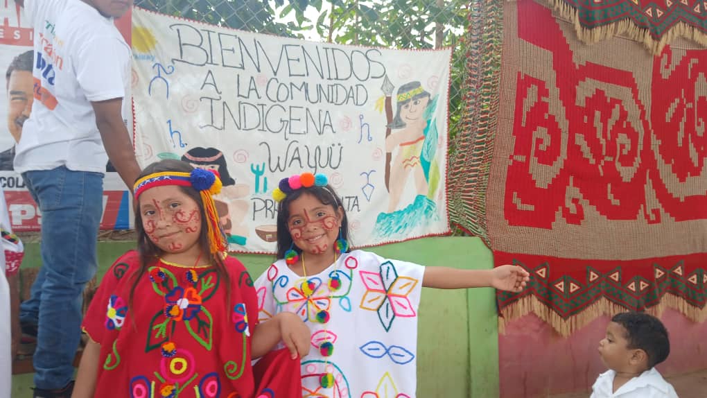 Niñas y niños indígenas celebraron su día con jornada de atención especial en Maracaibo