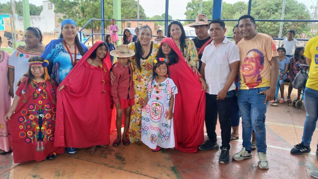 Niñas y niños indígenas celebraron su día con jornada de atención especial en Maracaibo