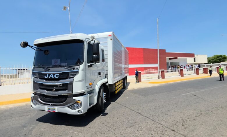 Mara recibe 26 máquinas de diálisis para su clínica de hemodiálisis