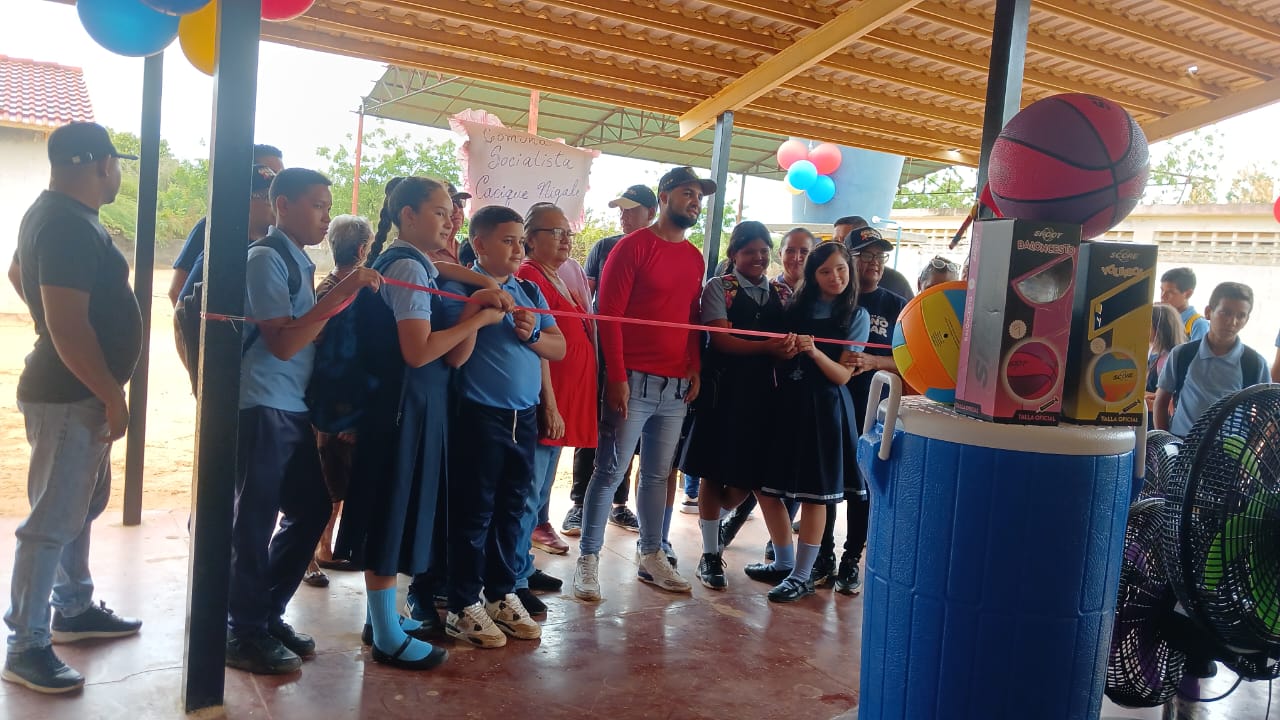 Zulia: Comuna Socialista Cacique Nigale rehabilitó Sala Sanitaria de la U.E.N. José Cenobio Urribarrí