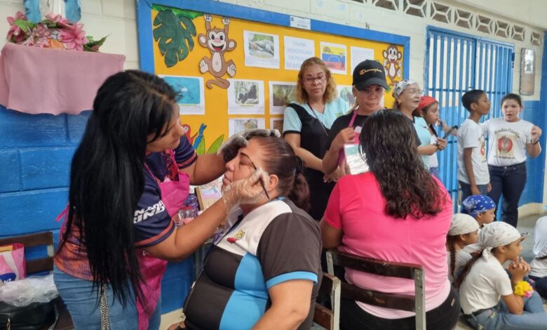 Jornada de estética Día de las Madres en E.B Las Agüitas III Los Guayos.