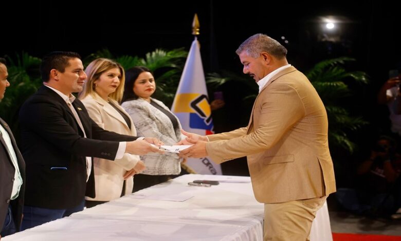 Proclamado Luis Caldera como Gobernador del estado Zulia