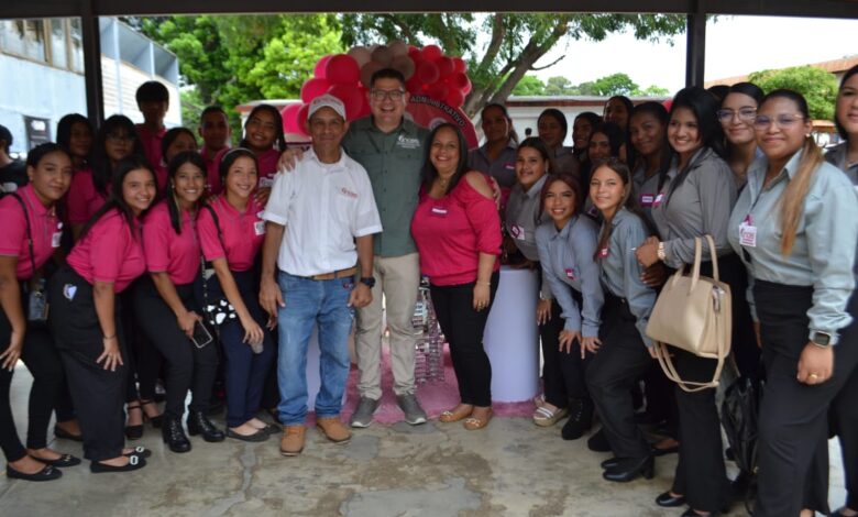 Inces Zulia realiza Expoferia Productiva y entrega de certificados en municipio Cabimas