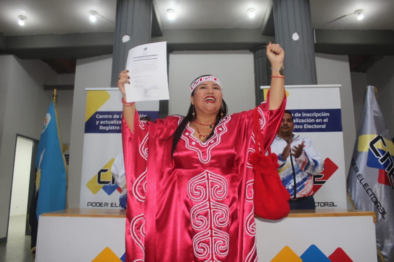 CNE proclamó a Glenis Semprum y José Kiko Arakdou como legisladores indígenas del estado Zulia