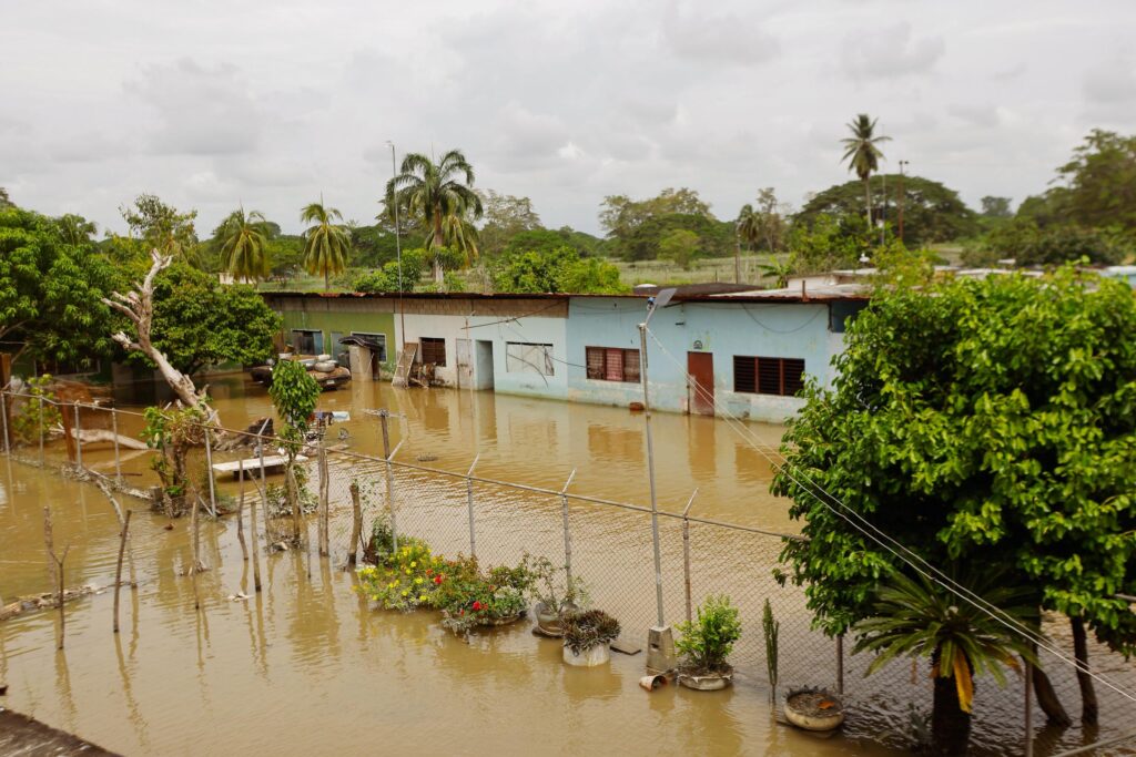 Zulia: Gobierno Bolivariano activa plan de atención en 16 comunidades de Sur del Lago afectadas por las lluvias