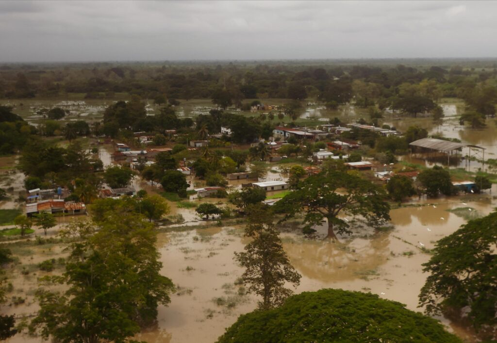 Zulia: Gobierno Bolivariano activa plan de atención en 16 comunidades de Sur del Lago afectadas por las lluvias