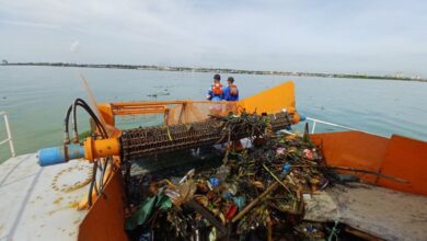 ICLAM realiza jornada de saneamiento en el Lago de Maracaibo con embarcaciones Skimmers de Basura Acuática 