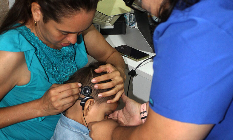 la Fundación Instituto Carabobeño para la Salud (Insalud), llevó a cabo la activación de implantes cocleares en cuatro pacientes.