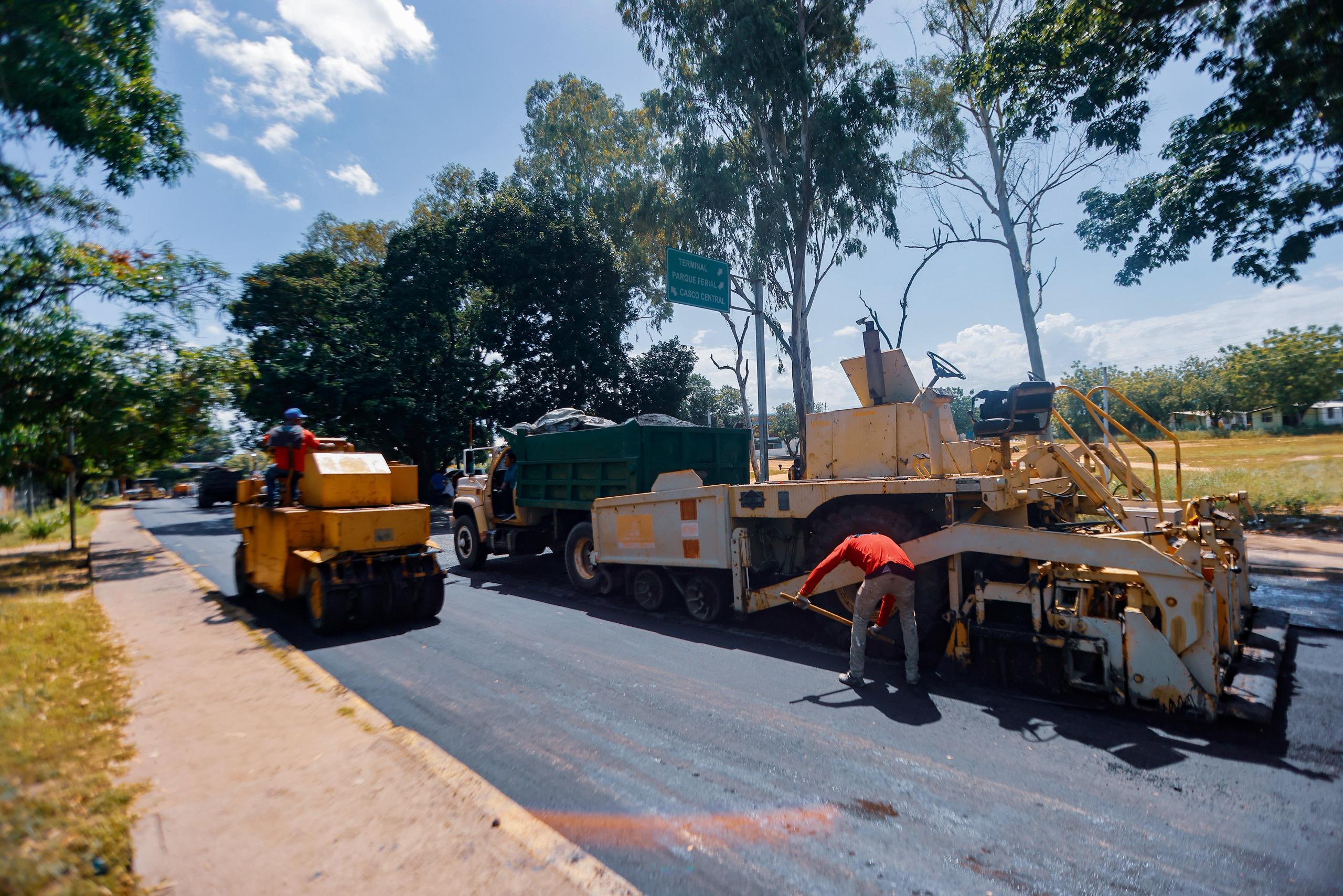 Plan Regional de Asfaltado se ejecuta en Machiques con la colocación de 17.500 toneladas de pavimento