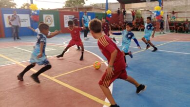 Poder Popular fortalece espacios deportivos en el sector Los Pescadores en Maracaibo