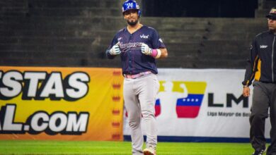 Marineros de Carabobo barrió a Senadores de Caracas en el estadio universitario de Caracas con score final de 13 carreras por 9.