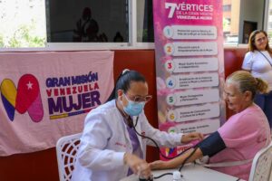MinMujer inicia el Plan de Atención “Me cuido, me protejo y te cuido” con jornada integral de salud en La Candelaria
