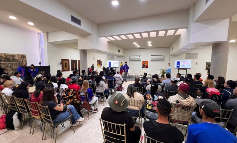 Sucre pionera en la formación de comunicadores con taller de LAUICOM