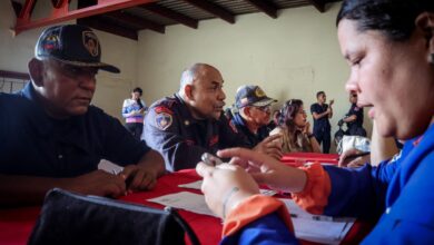 En Los Guayos, realizaron una jornada de salud que benefició a más de 200 personas entre integrantes del Cuerpo de Bomberos de esta localidad.