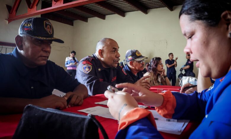 En Los Guayos, realizaron una jornada de salud que benefició a más de 200 personas entre integrantes del Cuerpo de Bomberos de esta localidad.