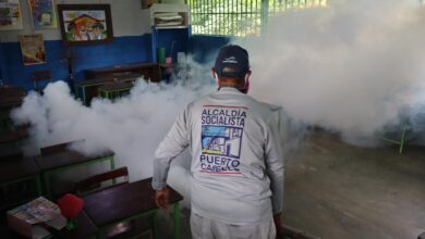 Inició el despliegue del plan de fumigación en instituciones educativas en Puerto Cabello, para eliminar los criaderos de mosquitos.