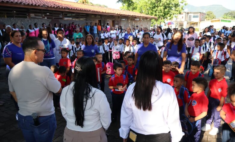 Juan Carlos Betancourt visitó y acompañó a los estudiantes de la U.E Generalísimo Francisco de Miranda, quienes, junto al personal docente.