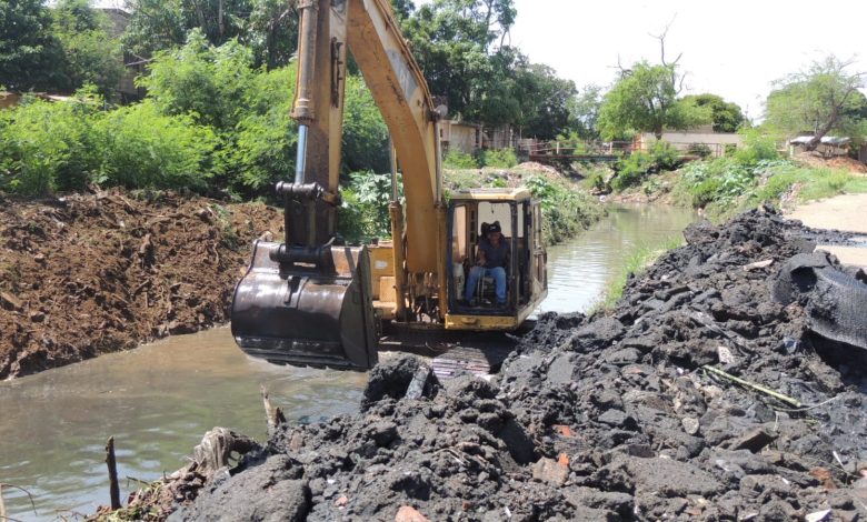 Inician trabajos de saneamiento en 890 metros lineales de la cañada Caribe, al norte de Maracaibo