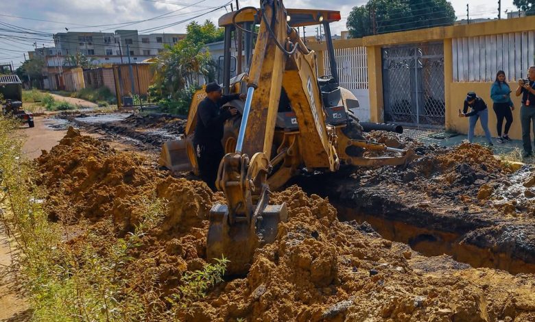 Avanzan trabajos de sustitución de colector en Raúl Leoni