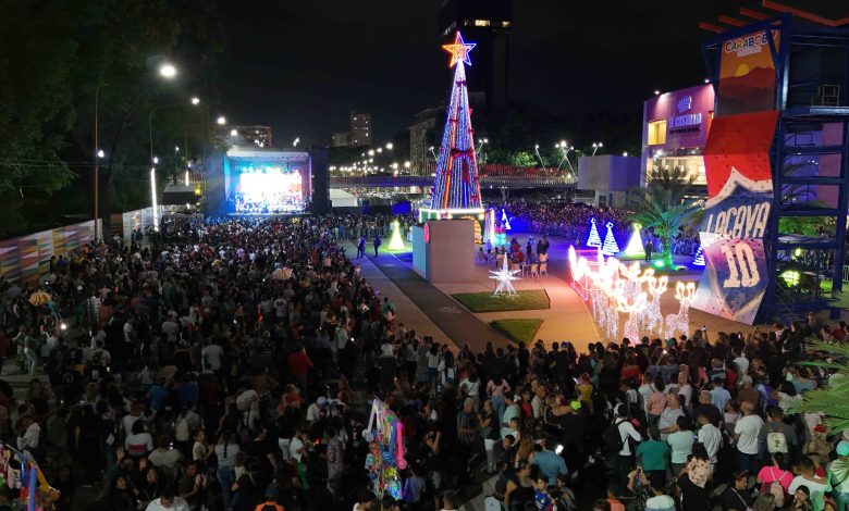 Gobernador Lacava y Alcaldesa Castillo lideraron Gran Encendido Navideño en Valencia