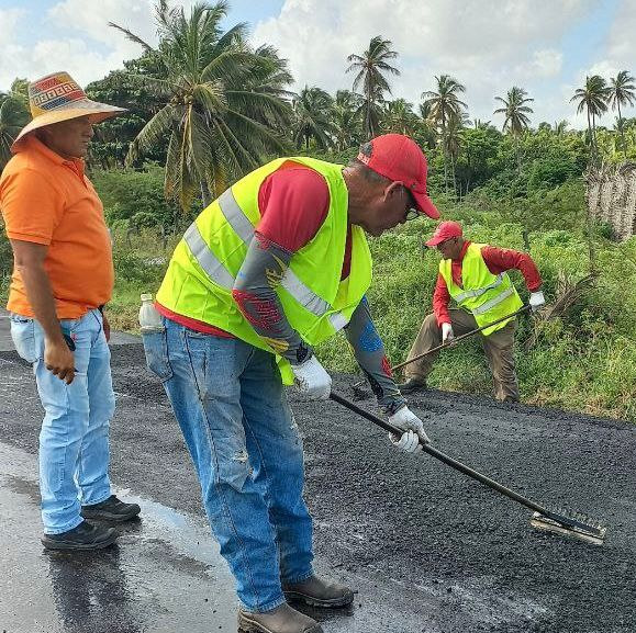 Gobernador Caldera anuncia que antes de Navidad la Guajira venezolana tendrá listos 70 kilómetros de vialidad asfaltada