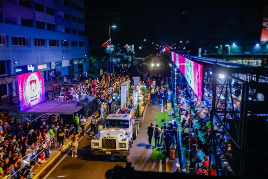 Desfile inaugural de la quincuagésima novena (59) edición de la Feria de la Chinita