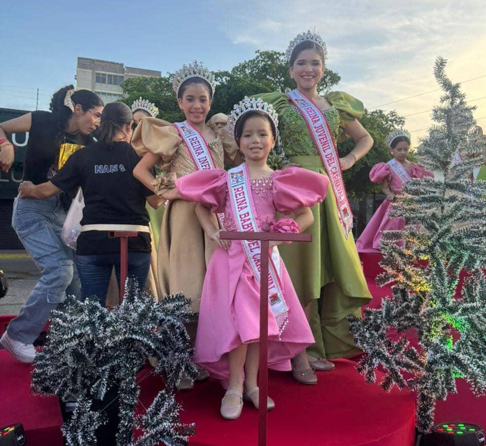 Desfile inaugural de la quincuagésima novena (59) edición de la Feria de la Chinita