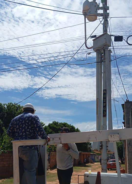 Maracaibo: Gobierno bolivariano instaló transformadores para fortalecer red eléctrica en varias comunidades