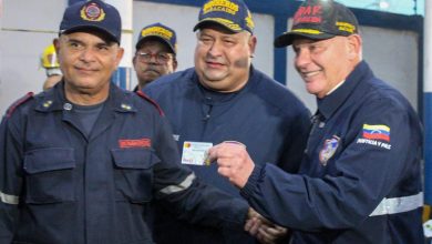 Bomberos de Maracaibo recibieron su tarjeta de bonificación