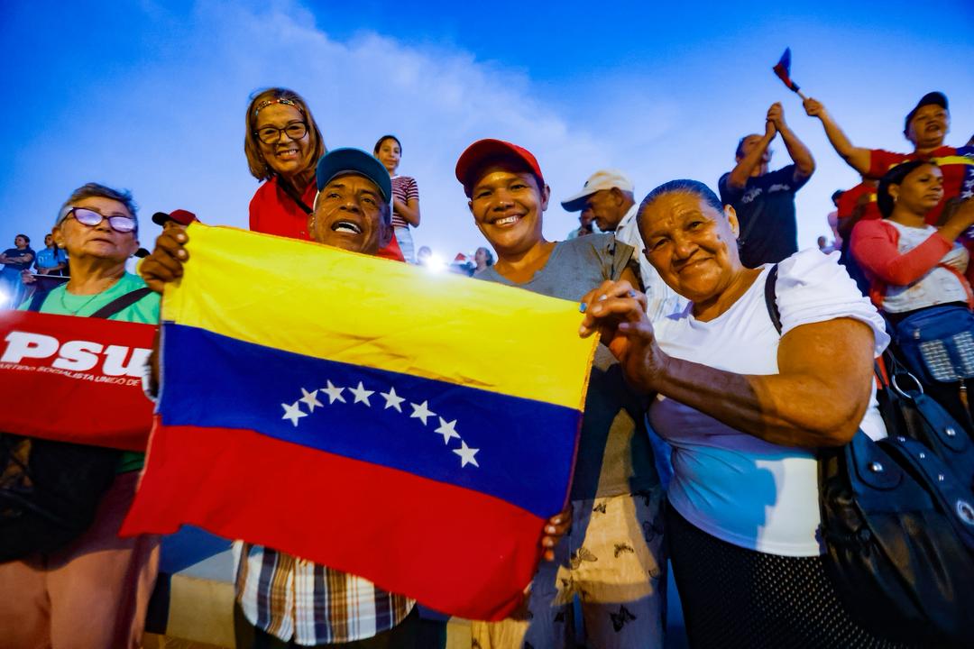 Juramentados 5.879 Comandos de Comunidades Bolivarianos Integrales en el Zulia