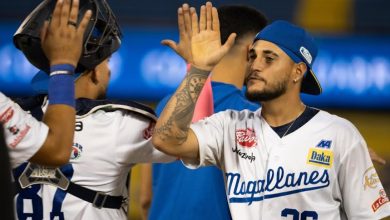 Magallanes frenó a Tiburones y se mantiene en la pelea