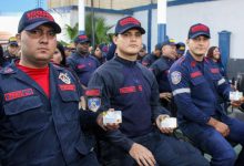Funcionarios del Cuerpo de Bomberos de Maracaibo recibieron tarjeta de bonificación