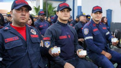 Funcionarios del Cuerpo de Bomberos de Maracaibo recibieron tarjeta de bonificación