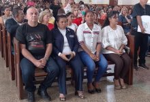 Docentes de Machiques de Perijá Asisten a Eucaristía en la Catedral Nuestra Señora del Carmen