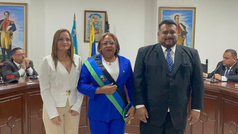 Instalada nueva directiva de la Cámara Municipal de Lagunillas