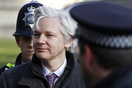 wikileaks-assange-730