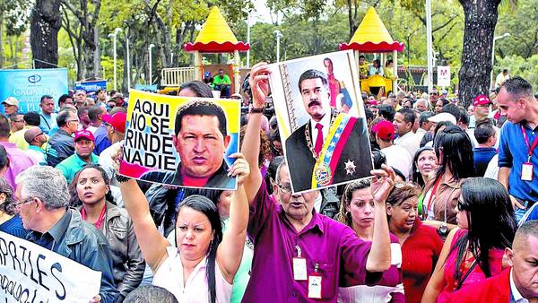 Simpatizantes-Nicolas-Maduro-Chavez-EFE_CLAIMA20140214_0044_27