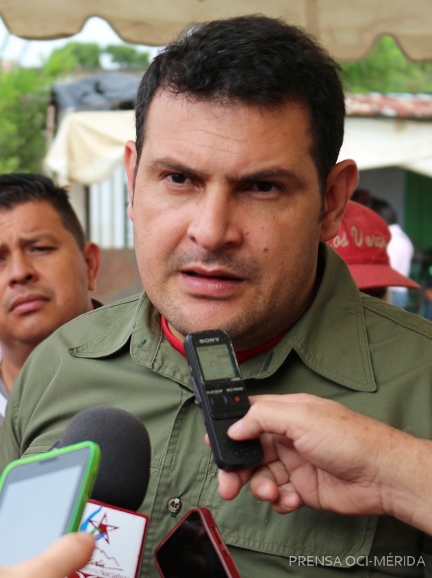 1-ALEXIS RAMIREZ (GOBERNADOR DE MERIDA)