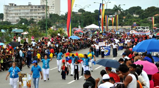 desfile-en-vargas-fidel-ernesto-vasquez